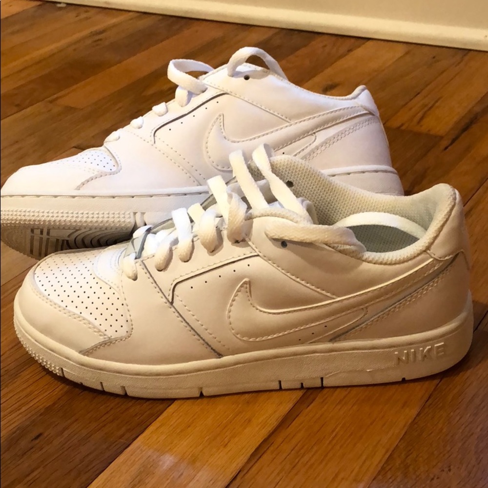 Nike Prestige 2